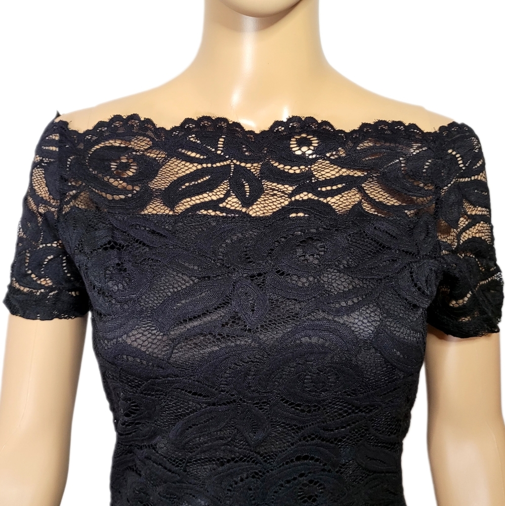 GAGAOPT - Floral Black short sleeved Top, Size M Buy 2, get the third one free